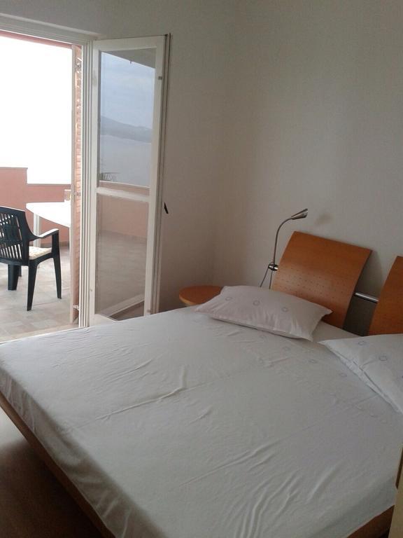 Apartments Coko Omiš Habitación foto